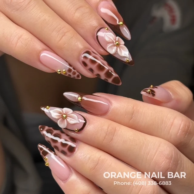 ORANGE NAIL BAR